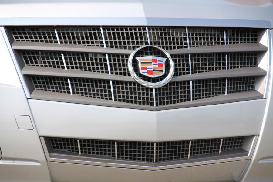  Cadillac CTS Sport Wagon 2010 года  (фото 50 из 53)